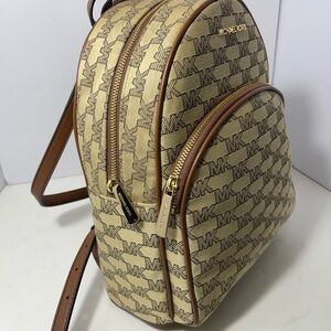 Michael Kors MK Large Abbey backpac